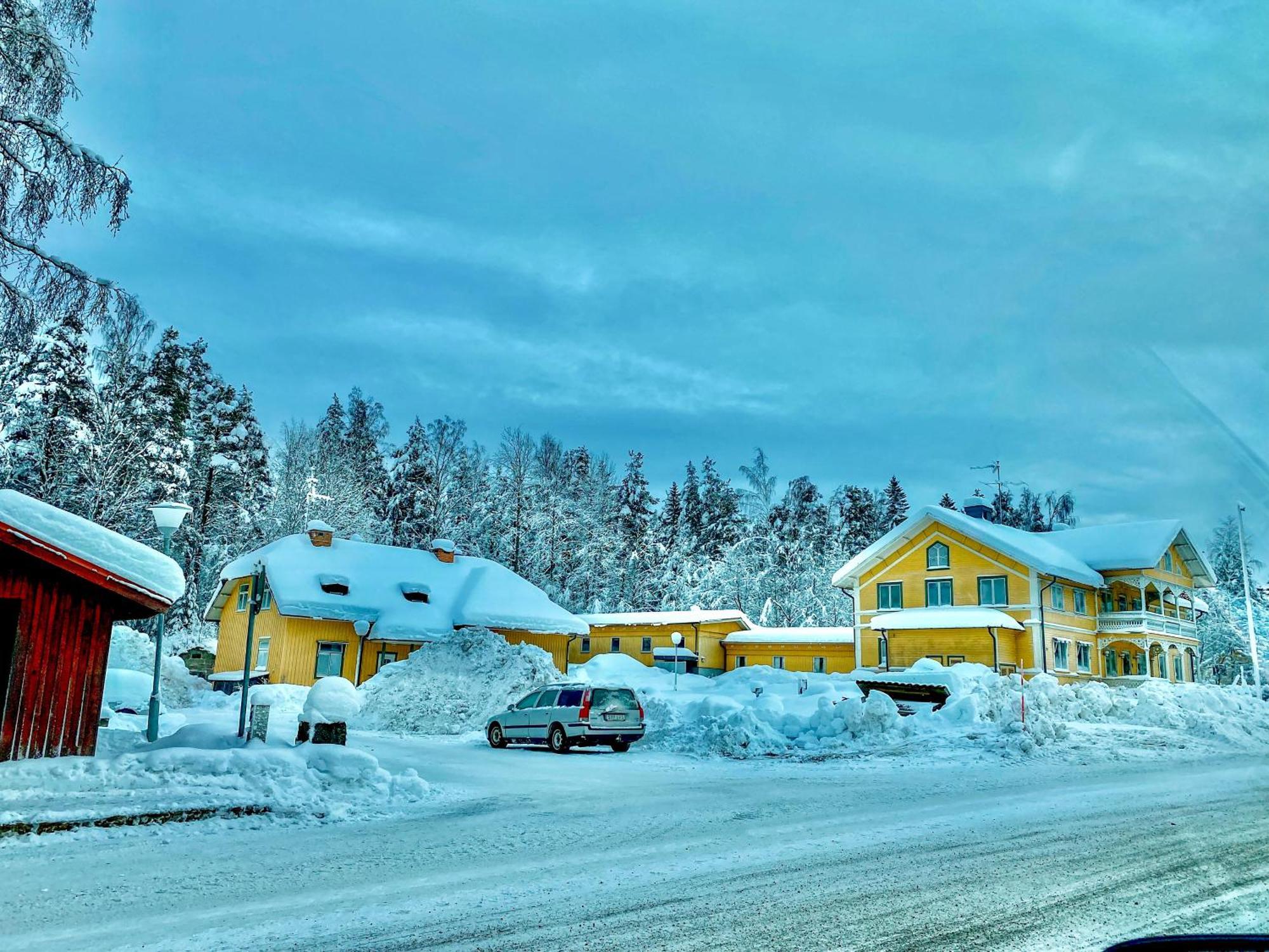 Lokatten Waerdshus Los Exterior photo